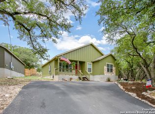 1128 Whispering Hills Dr, Canyon Lake, TX 78133