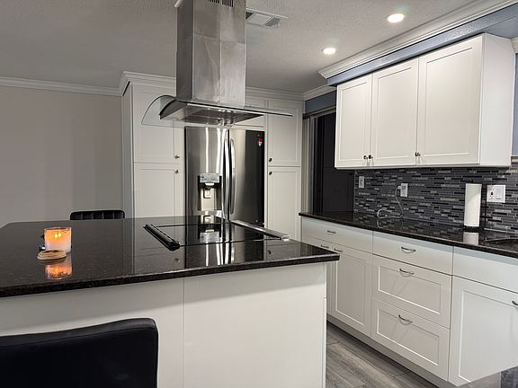 3rd image of 3412 Peterborough St