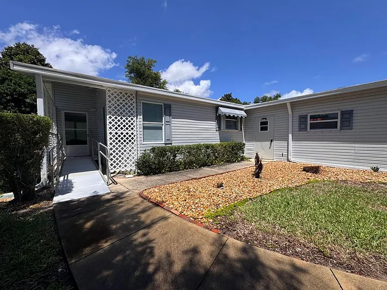 25 Winthrop Ln — Photo 2