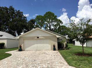 426 Sandestin Dr, Winter Haven, FL 33884