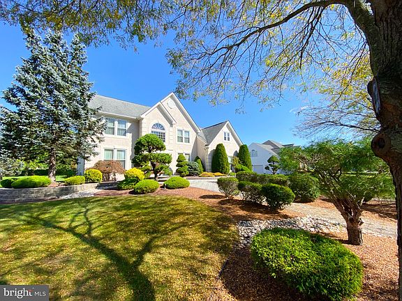 3rd image of 66 Providence Dr
