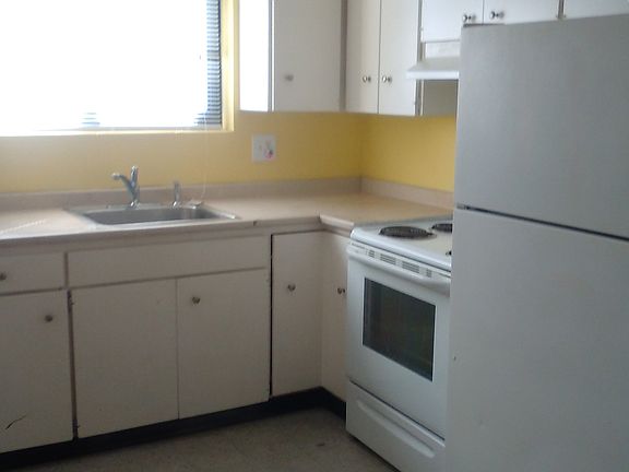 3rd image of 99 Melrose St APT 14