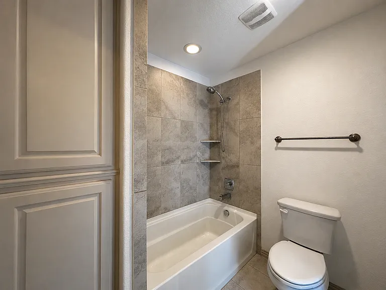 2042 Farmhouse Way — Photo 28