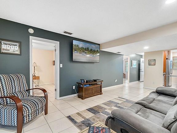 5th image of 449 Cherrywood Gardens Dr