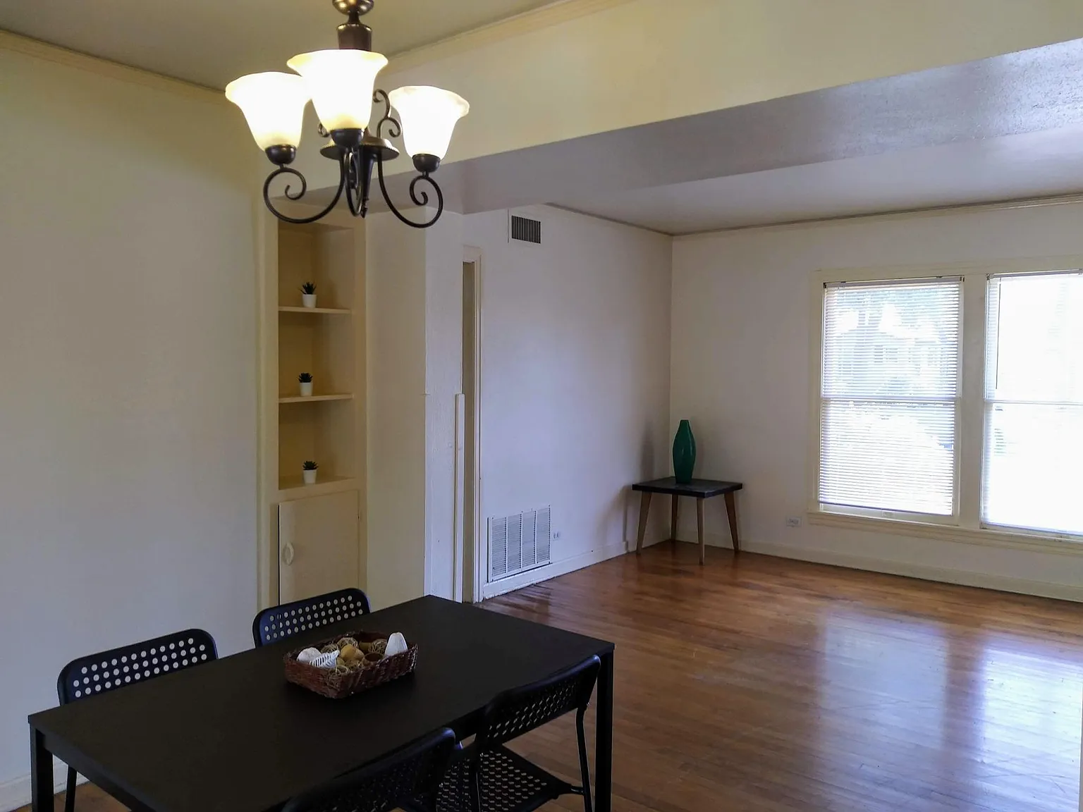 241 W Norwood Ct — Photo 4
