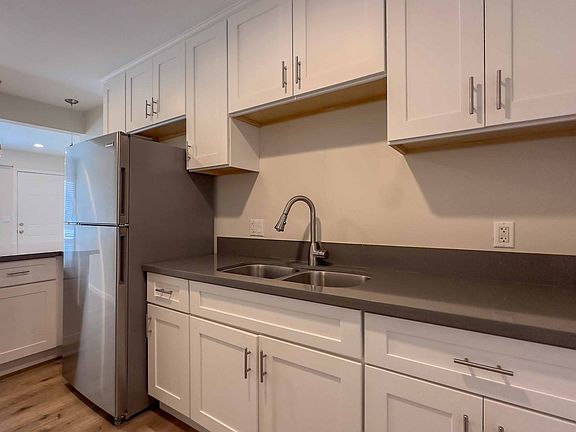 4th image of 3926-3932 Mississippi St #3928