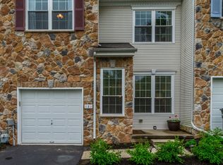 121 Forelock Ct, West Chester, PA