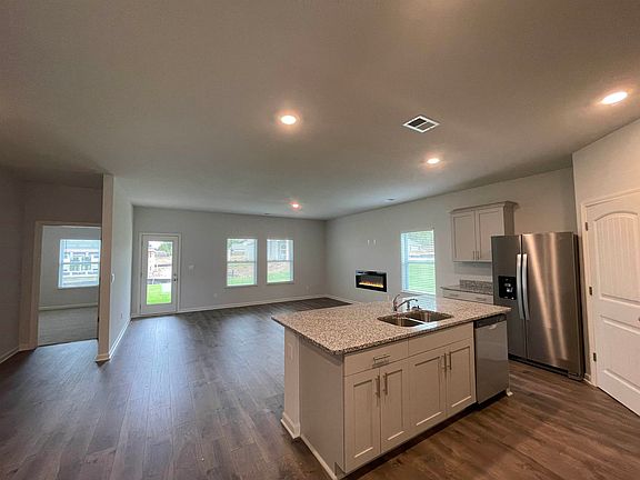 2nd image of 20 Braeburn Ct Lot 180