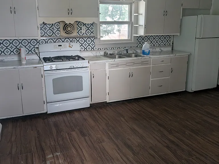 615 W Dale Ave #G22 — Photo 2