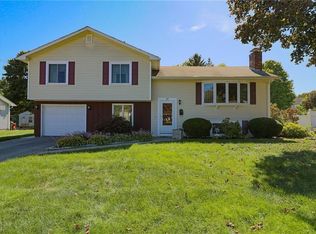 87 Nancy Ct, Woonsocket, RI 02895