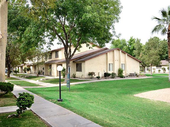 Camelot Apartments Ample Green Space
