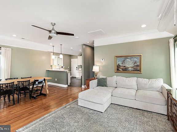 5th image of 1703 Charles St