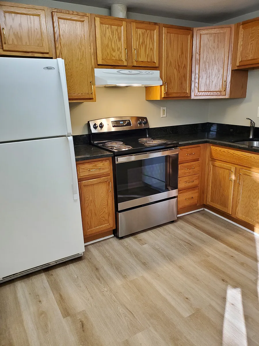 Kitchen - 2438 Saint Paul St #1F