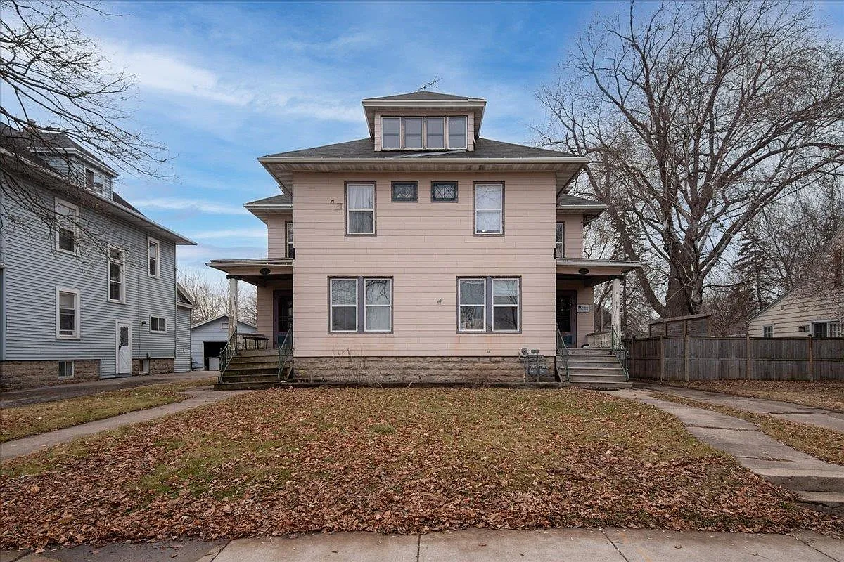 1119 Wisconsin St photo 1