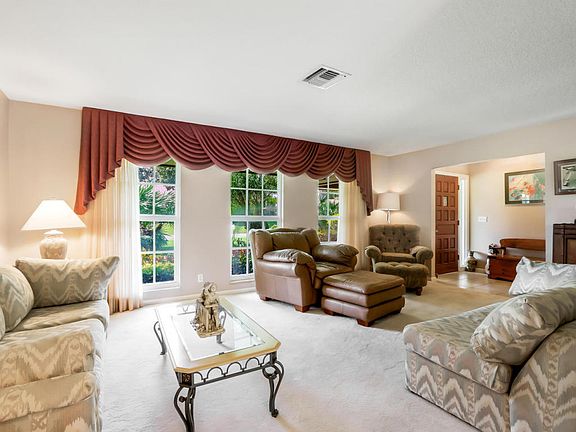 3rd image of 11 SE Turtle Creek Dr