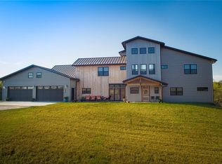 29345 Countryside Rd, Weston, MO 64098