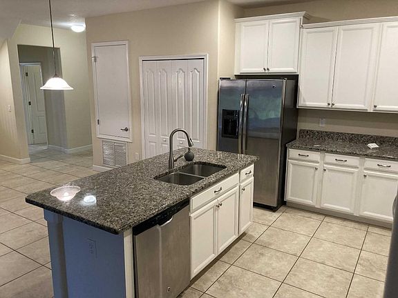 3rd image of 15141 Driftwood Bend St