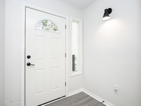 5th image of 2550 Davidson Rd