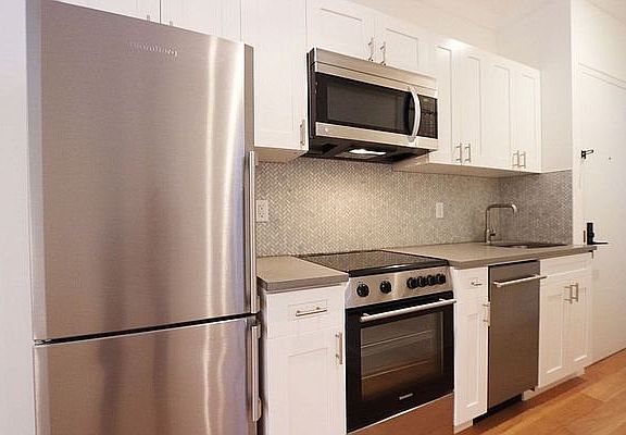 3rd image of 1910 3rd Ave APT 3RN