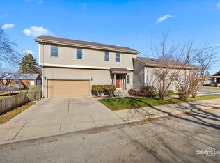 134 S Melrose Ave, Elgin, IL 60123