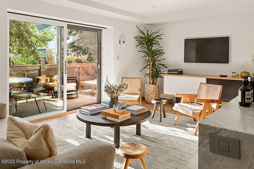 1 bed, 1.0 bath, 466 sqft, $10,500 — Photo 1