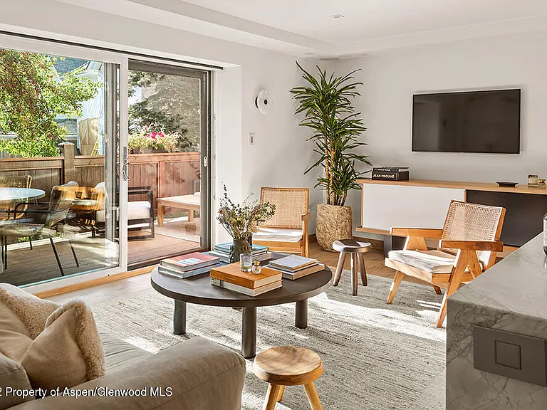 119 E Cooper Ave #15 — Photo 1