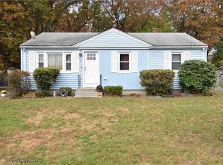 55 Pettis Dr, Warwick, RI 02889