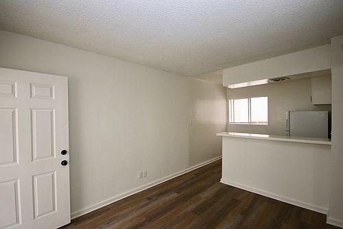 3rd image of 132 N Allen Ave APT 3