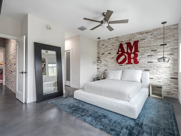 636 Fern St — Photo 17