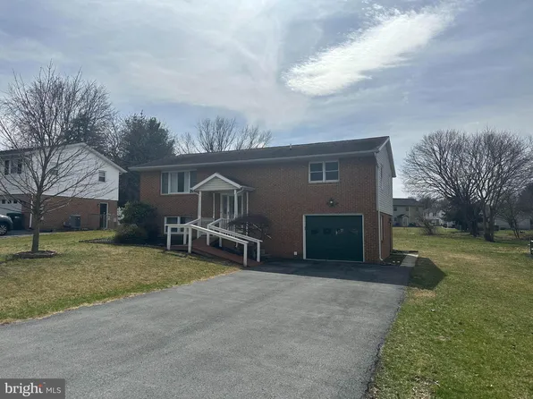 714 Ryan Ln, Greencastle, PA 17225