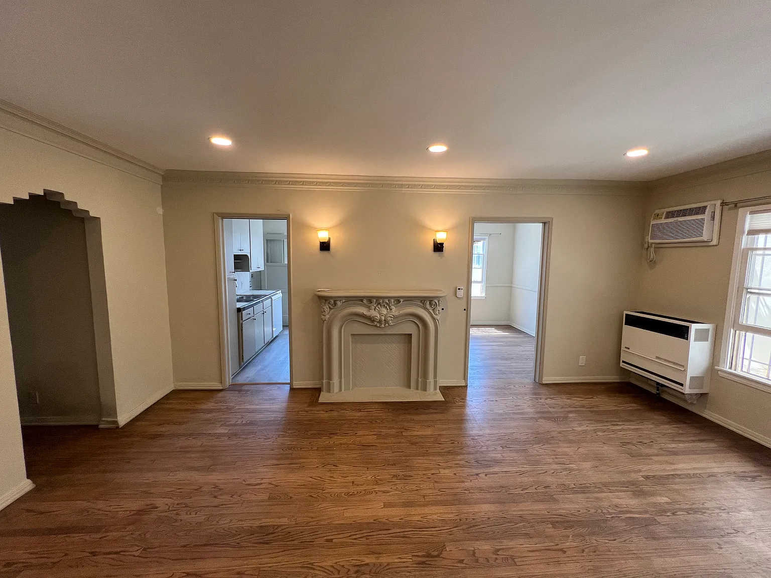 2 bed, 1050 sqft, $3,150 — Photo 2