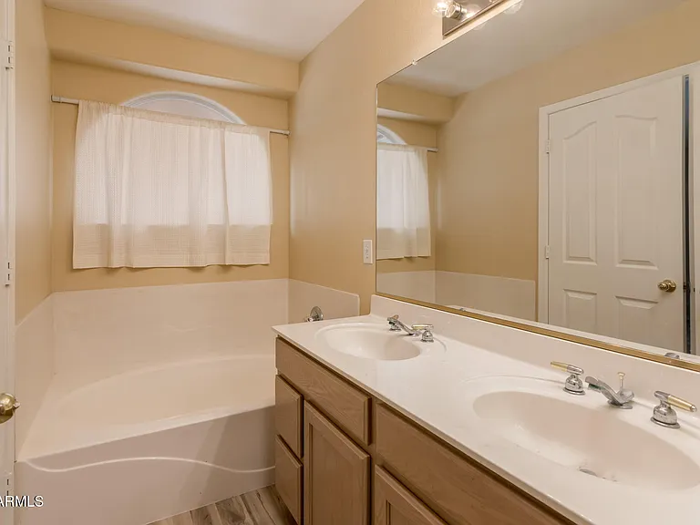 12566 W Palm Ln — Photo 12