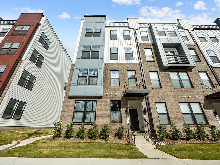 1233 S Blount St #201 — Photo 2