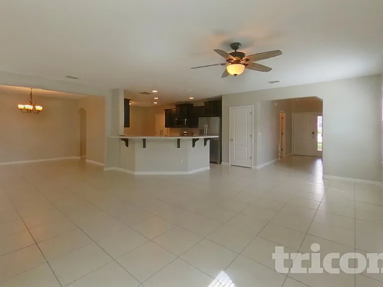 509 Kestrel Dr — Photo 2