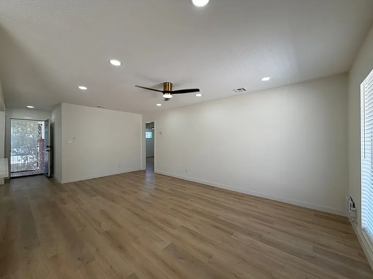 1317 Pyramid Dr — Photo 11