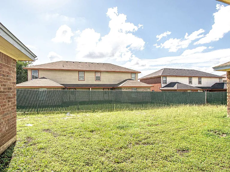 4207 Alan Kent Dr #B — Photo 15