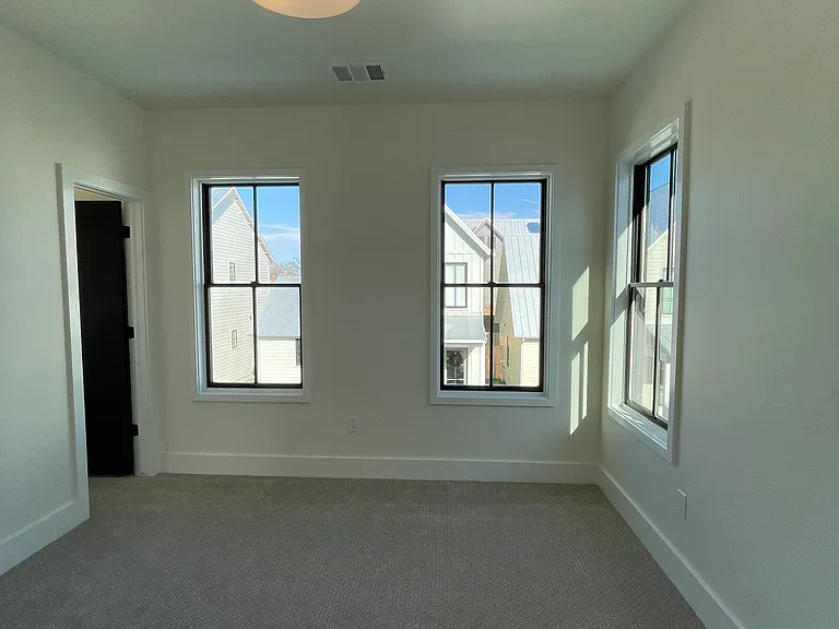 1803 Oso Ave — Photo 14