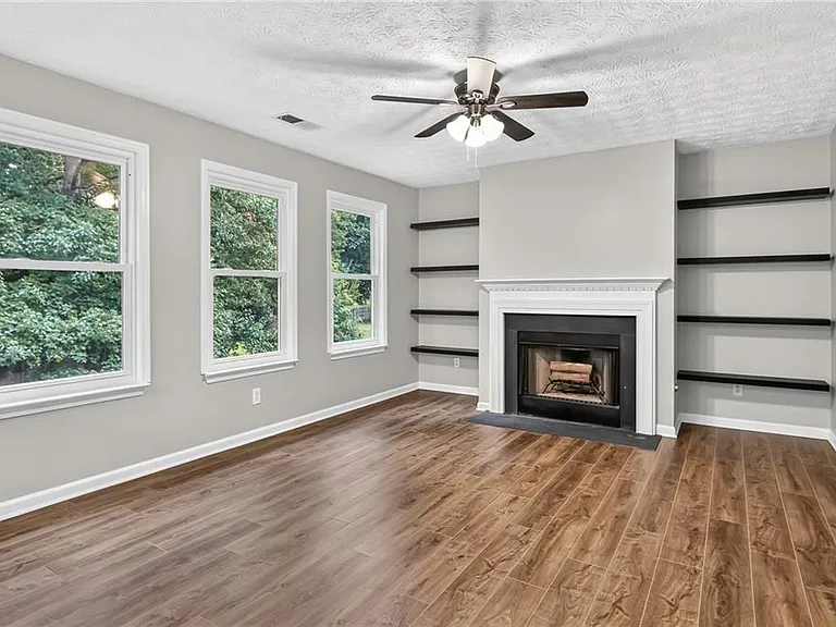 4554 Darrowby Dr — Photo 7