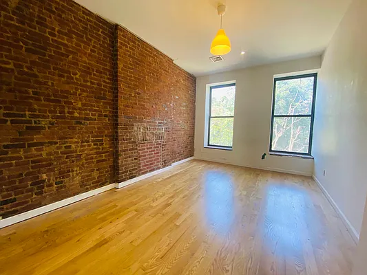 Rented by null | media 19