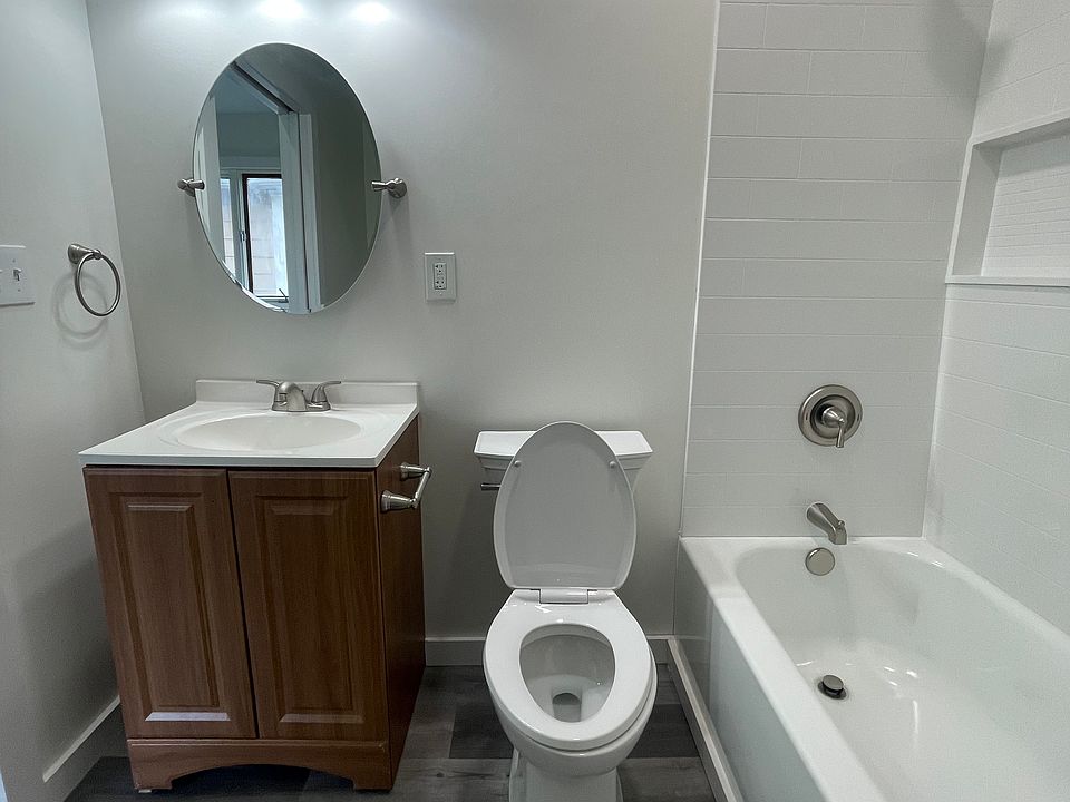 1st image of 211 Sheffield Ave #2