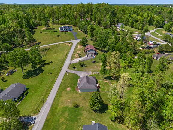 3rd image of 55 Dogwood Ct