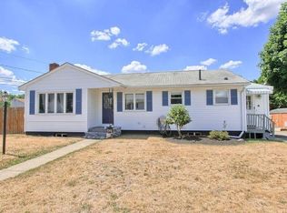 4 Zanni Ave, Lawrence, MA 01843