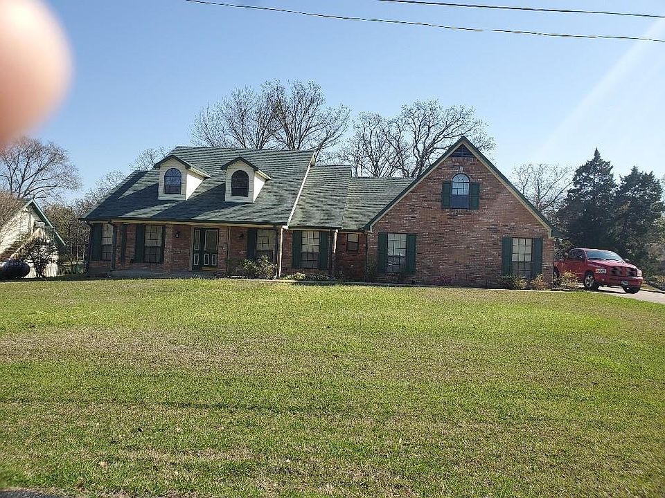 1st image of 120 1st Oak Dr