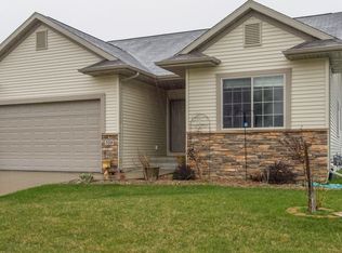 320 Oak Park Cir, Marion, IA 52302