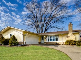 6114 Rob Roy Dr, Oak Forest, IL 60452