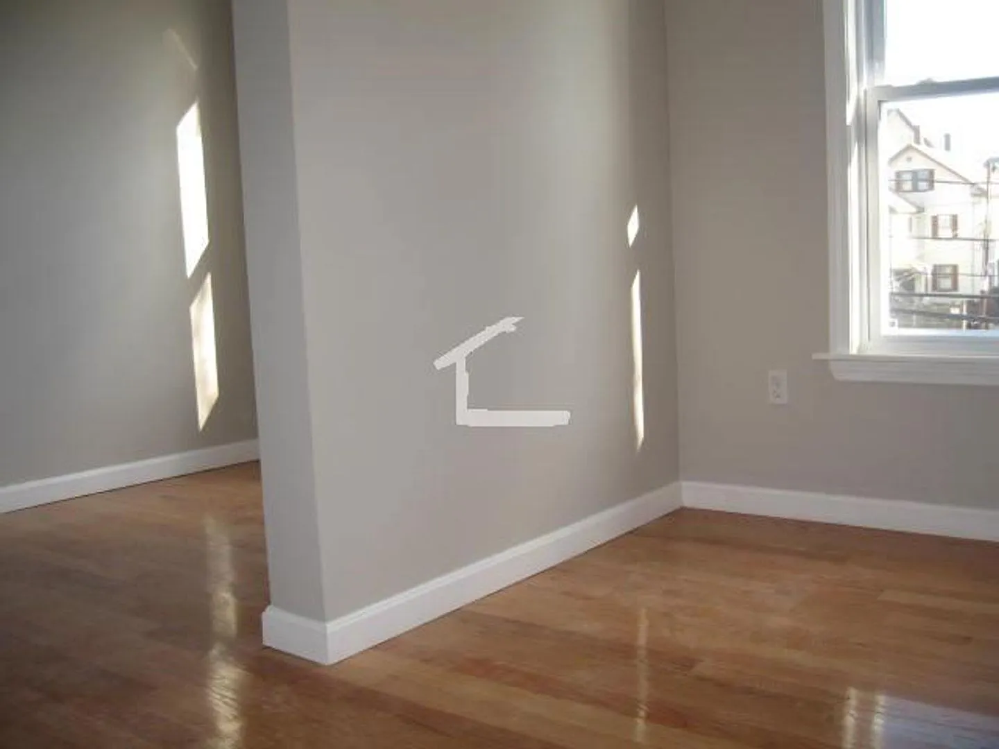 9/1 Oversized, renovated 4BR/2BA in Allston, w/d in unit! — Photo 4