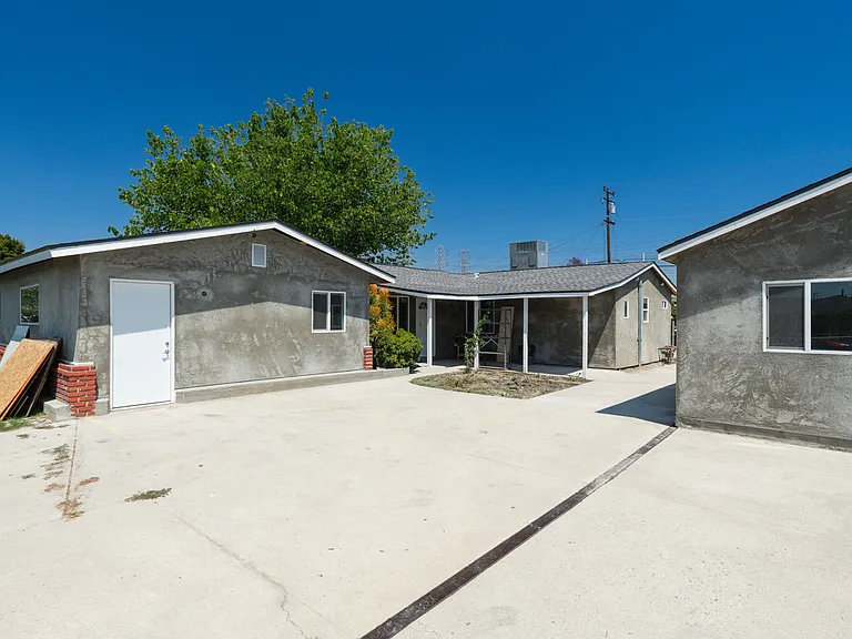 6858 Ira Ave — Photo 17