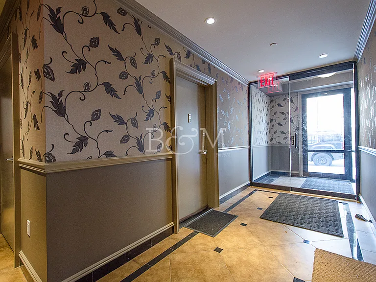 36 Conselyea St #1B — Photo 9