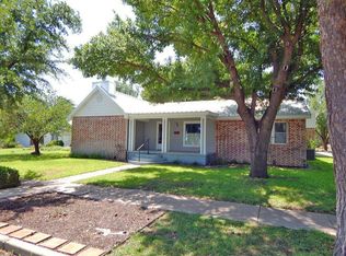 208 W Avenue A, Alpine, TX 79830