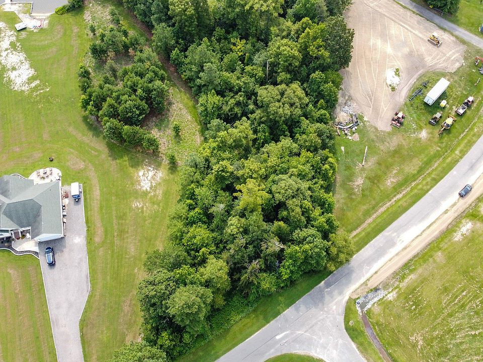 2nd image of 443 Pointe Vista Drive